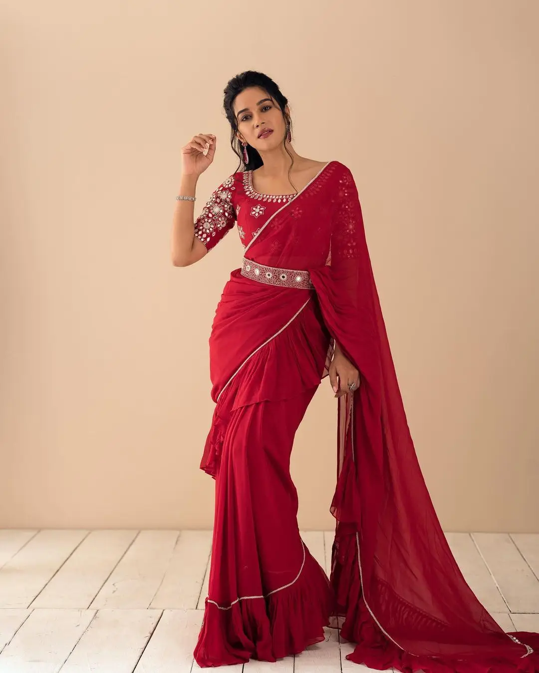 Indian Actress Mirnalini Ravi Images In Maroon Saree